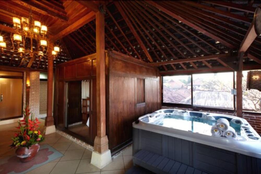 Putu Bali And 3*