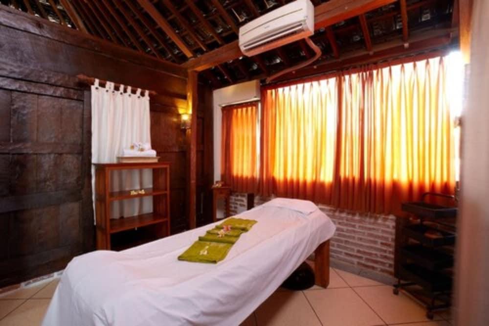 Putu Bali And Seminyak (Bali)